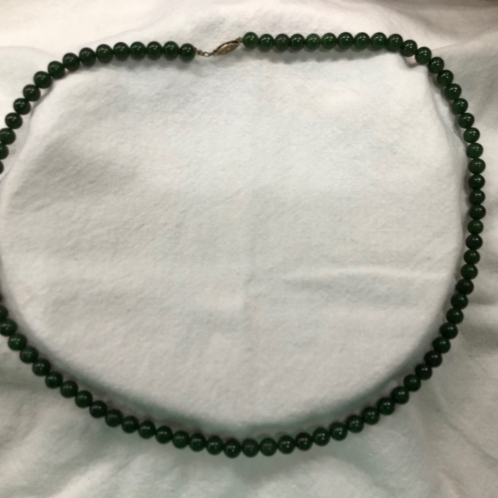 Vintage nephrite jade necklace